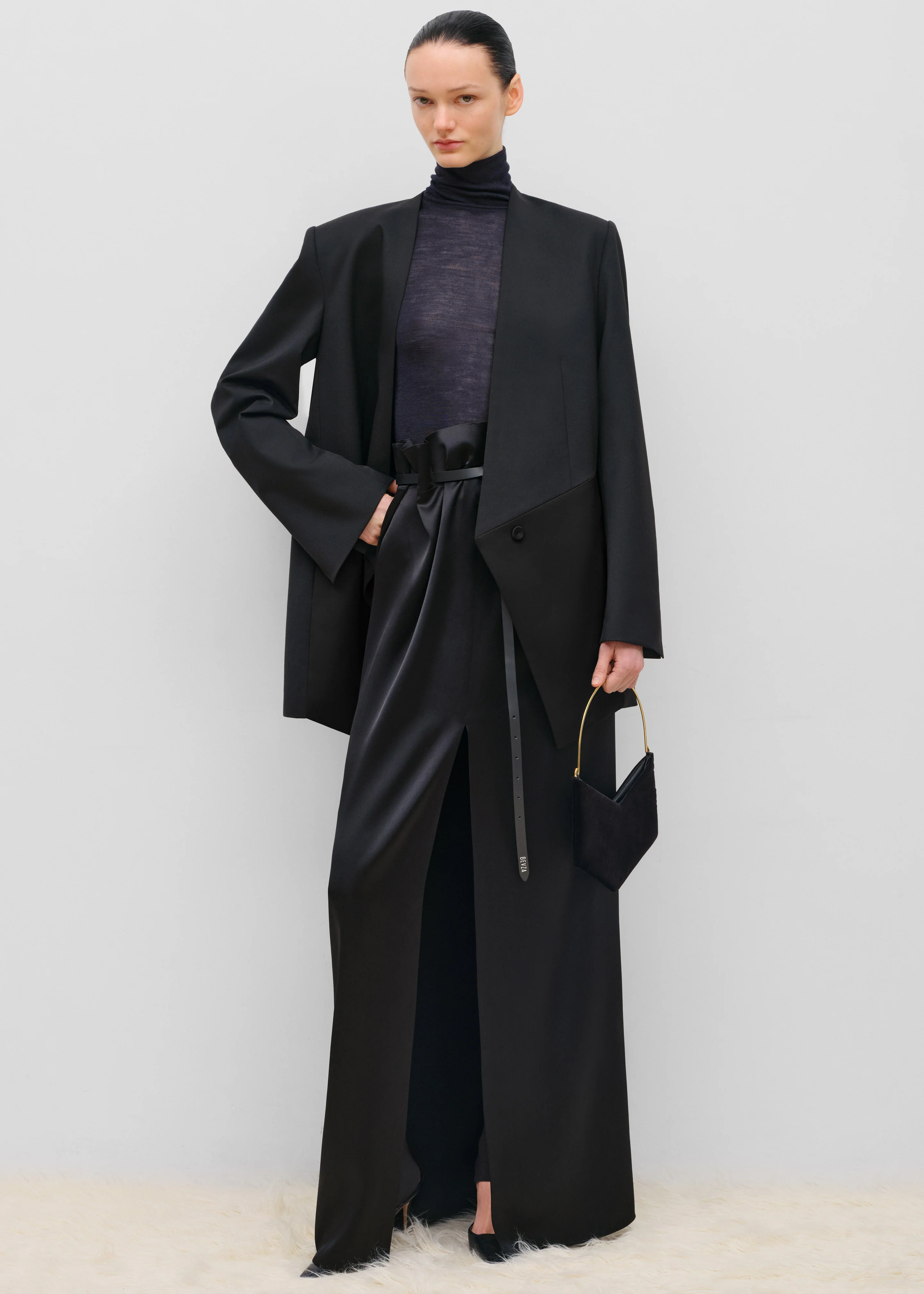 Bevza Grain Clutch - Black - Image 4