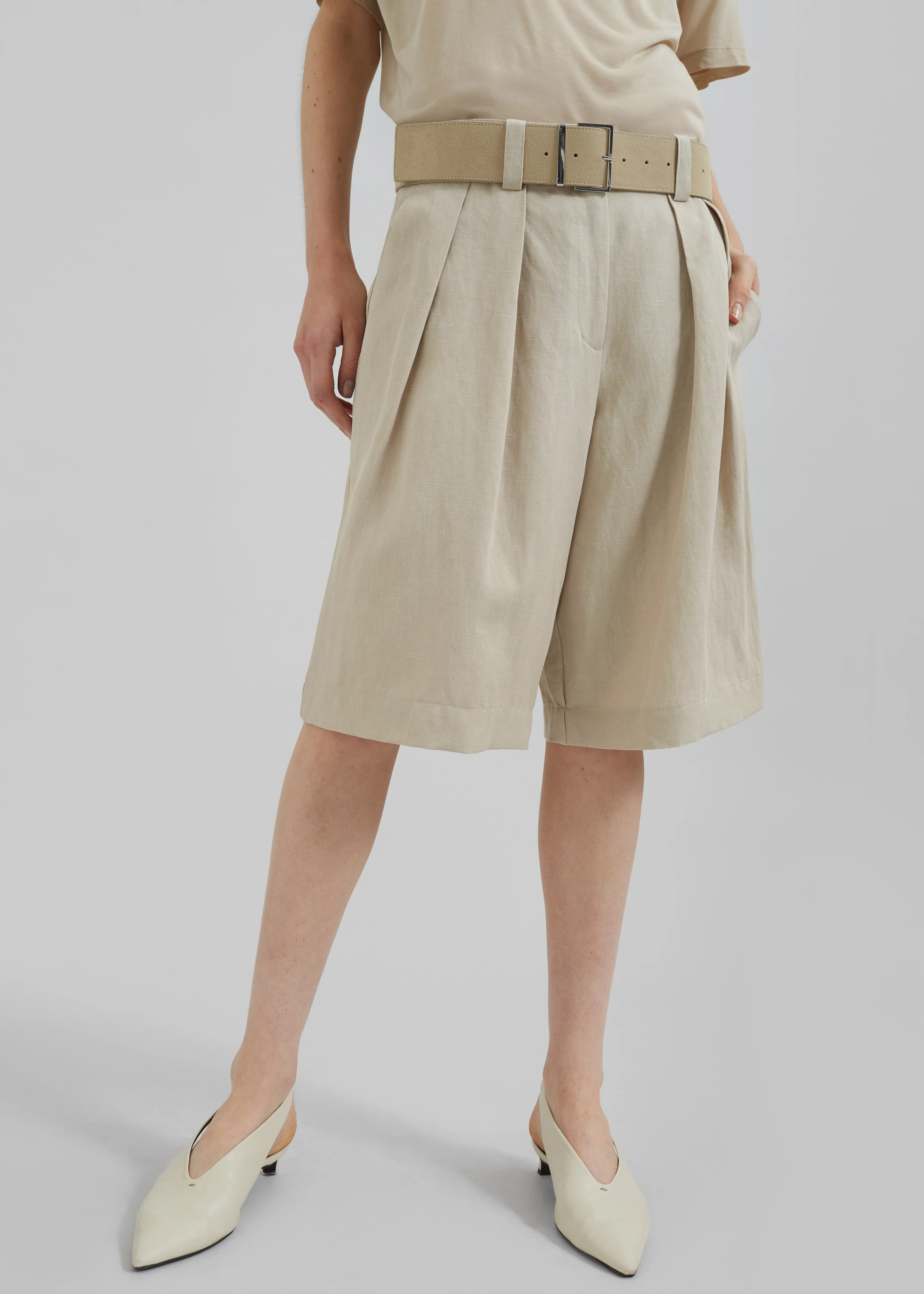 Bilbao Pleated Linen Bermuda Shorts - Cement - Image 2