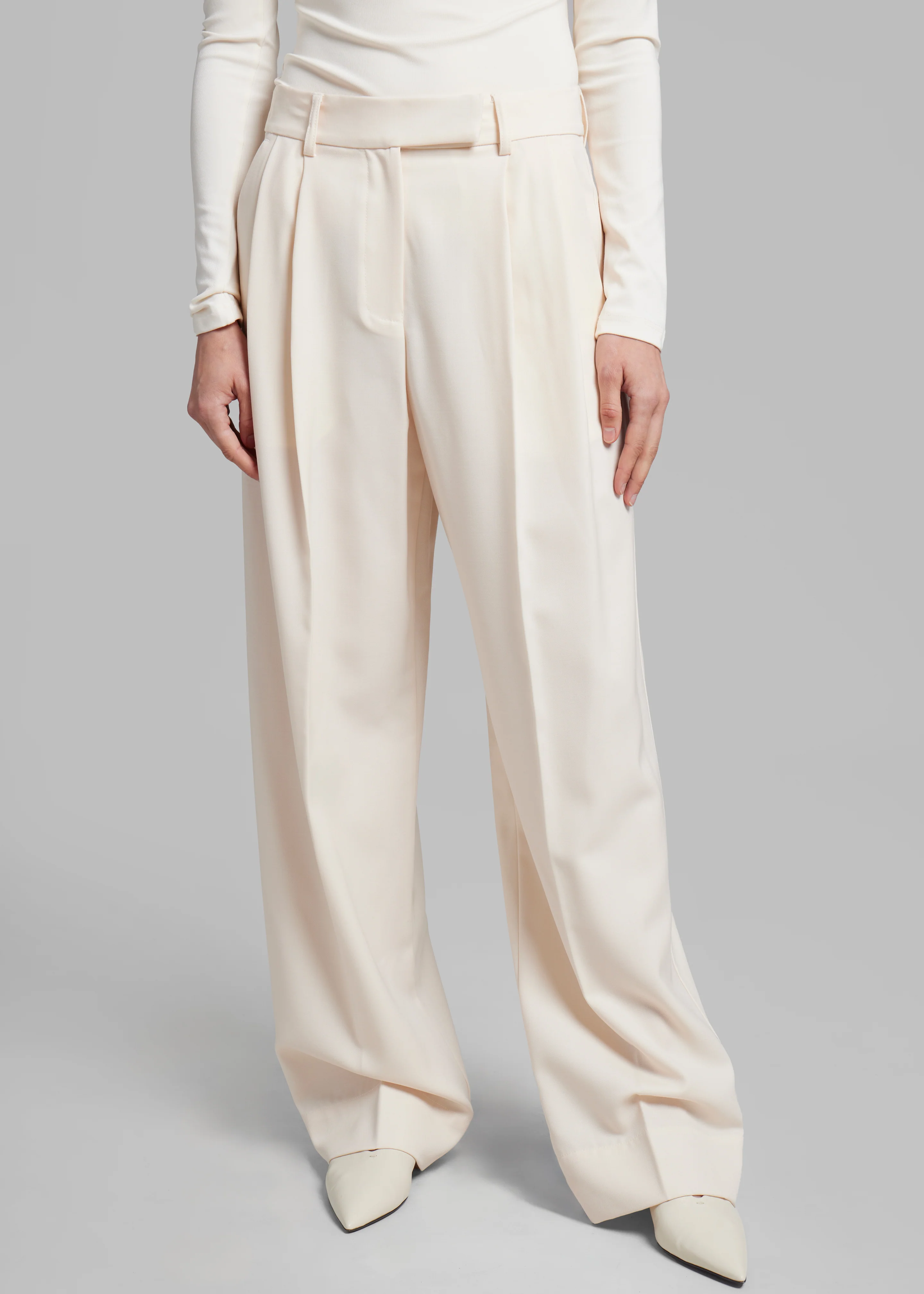 Esse Studios Portia Tailored Trousers - Crema - Image 3