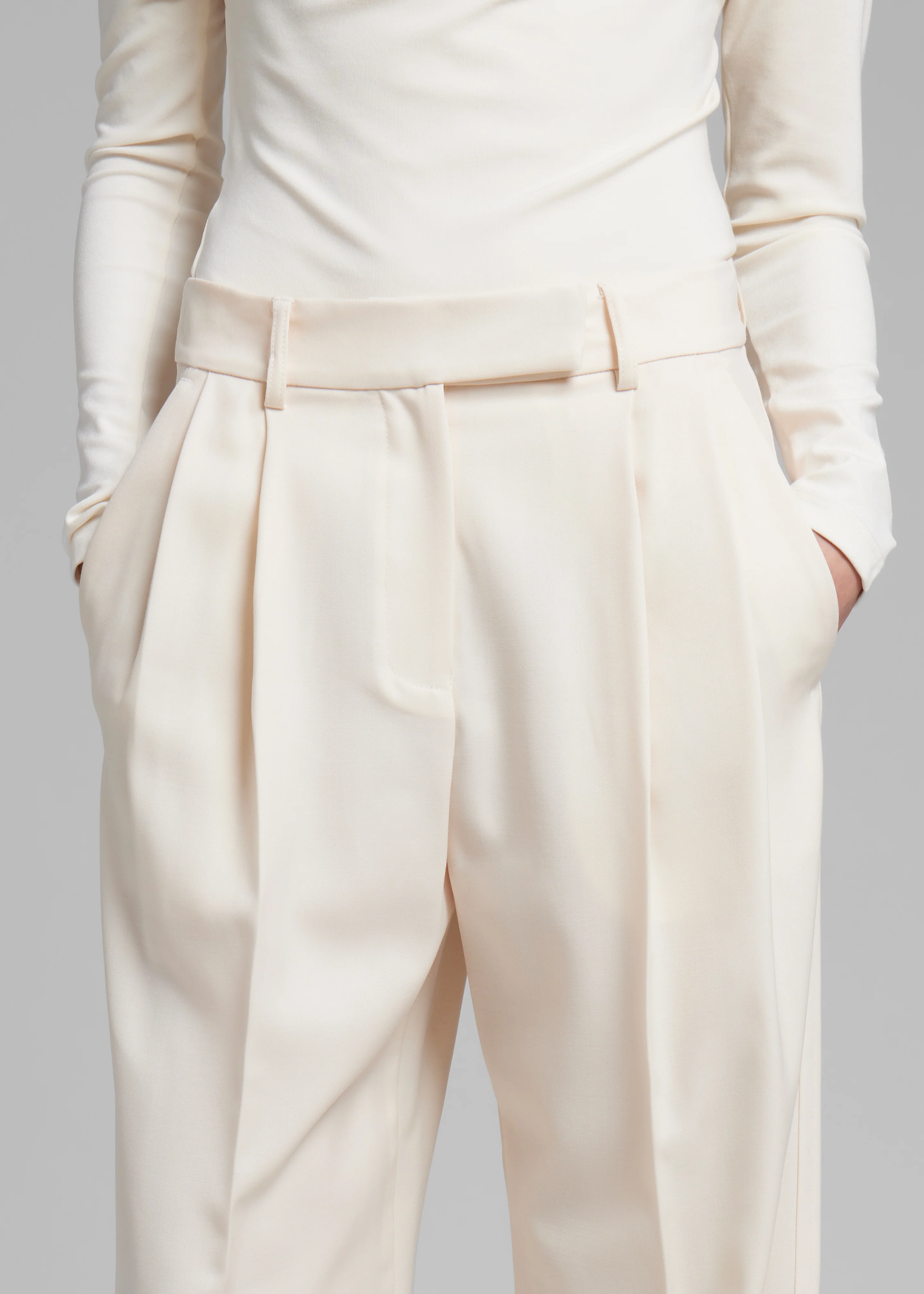 Esse Studios Portia Tailored Trousers - Crema - Image 4