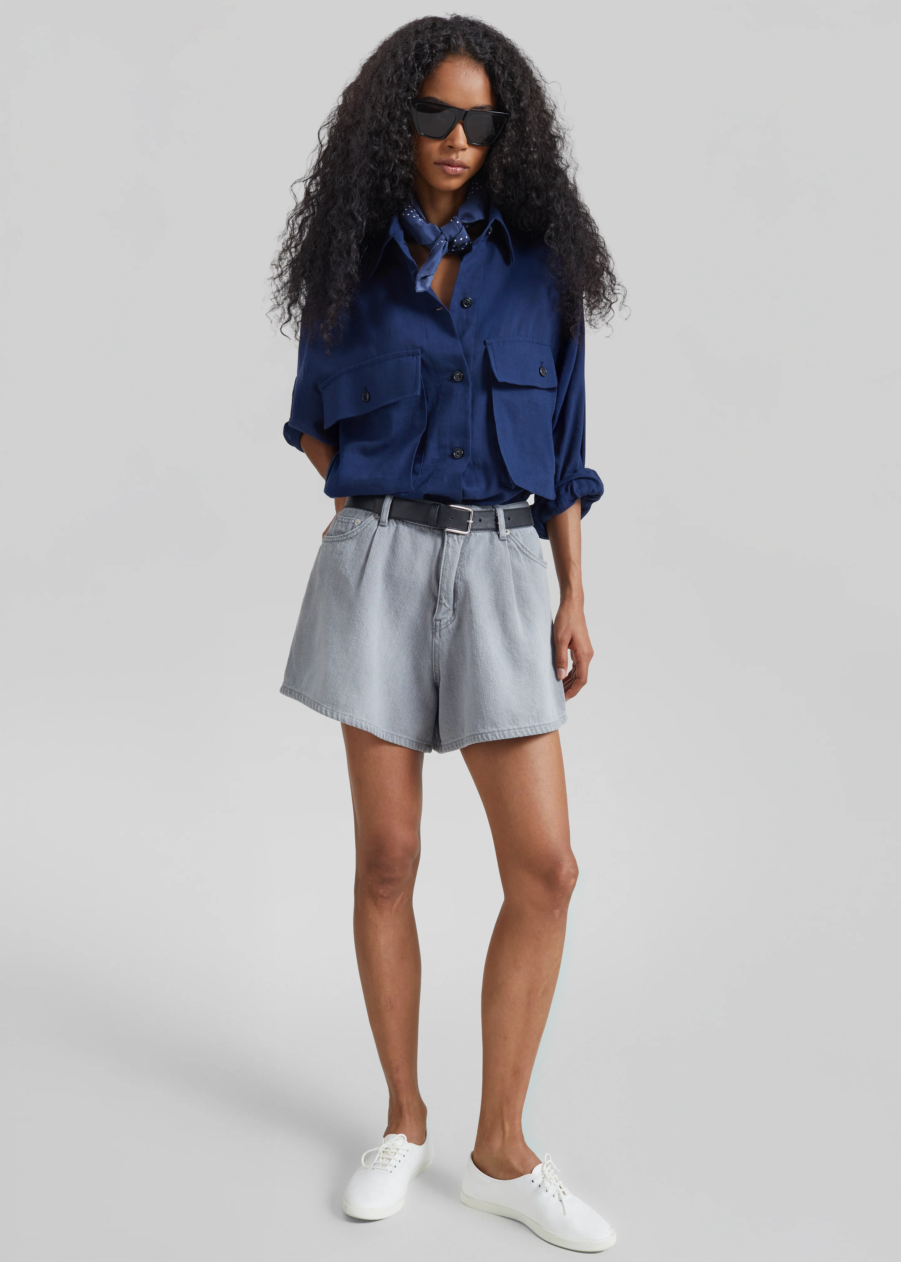Mojave Pleated Denim Shorts - Grey Wash - Image 4